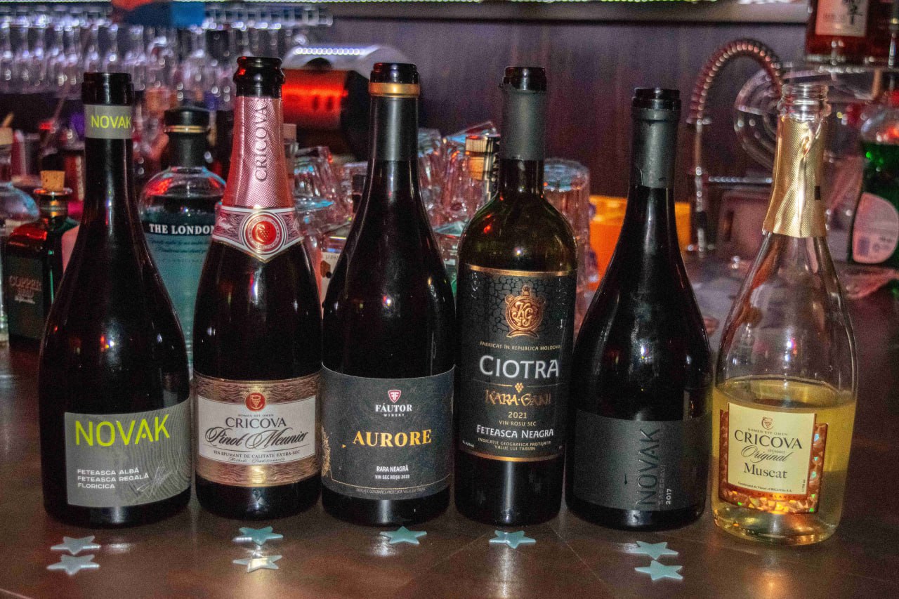 Vriendelijke proeverij in de Etnische Bar